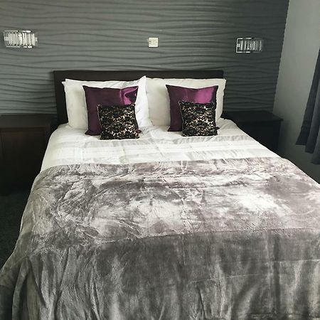 Highgate Inn Hotel Пембрук Экстерьер фото